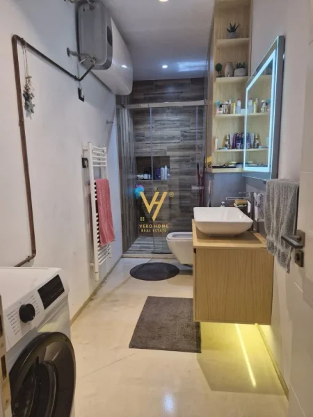 Tirane, shitet apartament 2+1+Ballkon Kati 4, 112 m² 210.000 € (RRUGA GRAMOZ PASHKO)