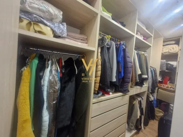 Tirane, shitet apartament 2+1+Ballkon Kati 4, 112 m² 210.000 € (RRUGA GRAMOZ PASHKO)