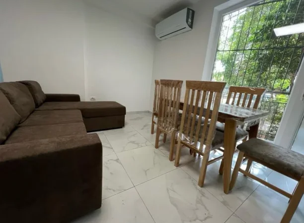 Tirane, shitet apartament 2+1+Ballkon , 80 m² 140.000 € 