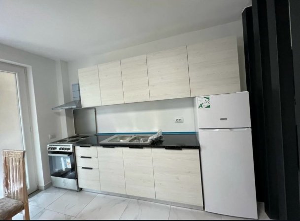 Tirane, shitet apartament 2+1+Ballkon , 80 m² 140.000 € 