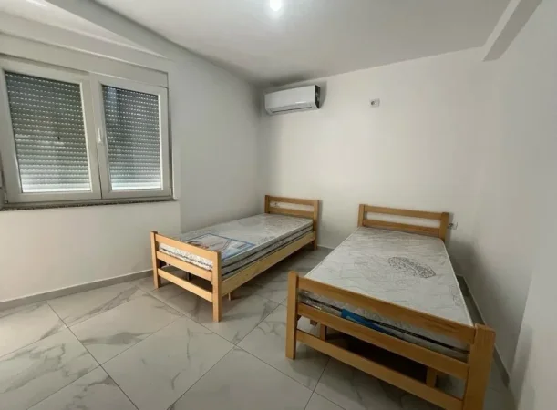 Tirane, shitet apartament 2+1+Ballkon , 80 m² 140.000 € 