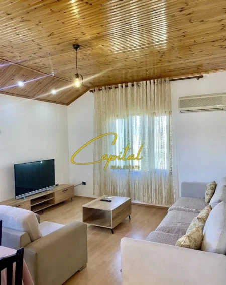 Tirane, jepet me qera apartament 2+1 Kati 3, 100 m² 500 € (ISH FUSHA E AVIACIONIT)