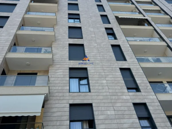 Tirane, jepet me qera dyqan Kati 0, 98 m² 1.900 € (RRUGA MARIE KRAJA,PORCELAN)