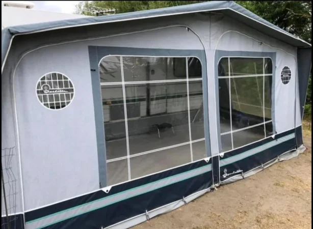 Tirane, shes Rrolet | Camper , e bardhë 8.000 €, me doganë të paguar.