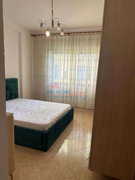Tirane, jepet me qera apartament 2+1+Ballkon Kati 4, 107 m² 750 € (Rruga Asan Alkin)