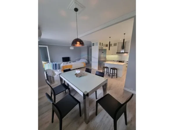 Rruga e Portit, shitet apartament 3+1+Ballkon Kati 3, 134 m² 360.000 € (Durres)