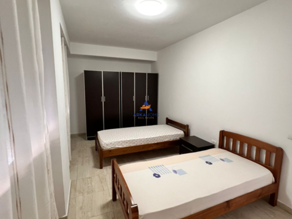 Tirane, jepet me qera apartament 2+1+Ballkon Kati 2, 88 m² 700 € (TE KOMUNA E PARISIT)