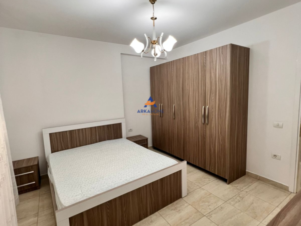 Tirane, jepet me qera apartament 2+1+Ballkon Kati 2, 88 m² 700 € (TE KOMUNA E PARISIT)