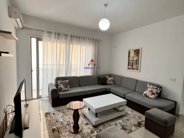 Tirane, jepet me qera apartament 2+1+Ballkon Kati 2, 88 m² 700 € (TE KOMUNA E PARISIT)