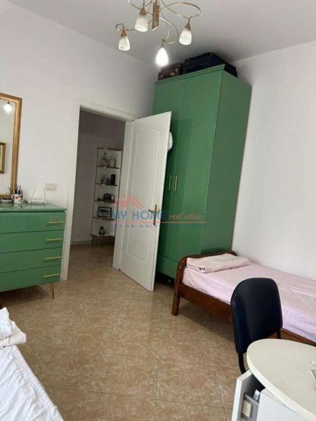 Tirane, jepet me qera apartament 2+1+Ballkon Kati 4, 107 m² 750 € (Rruga Asan Alkin)