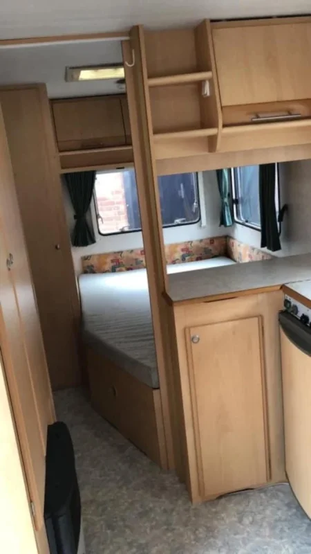 Tirane, shes Rrolet | Camper , e bardhë 8.000 €, me doganë të paguar.