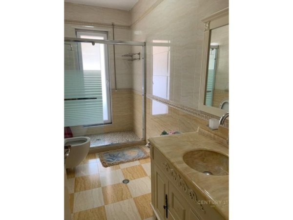 Tirane, jepet me qera apartament 1+1 Kati 5, 95 m² 750 € (Myslym Shyr)