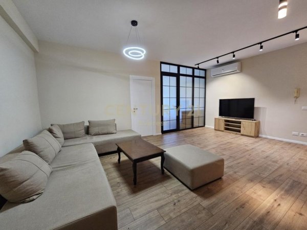 Tirane, jepet me qera apartament 2+1 Kati 2, 100 m² 650 € (Kopshit Botanik.)