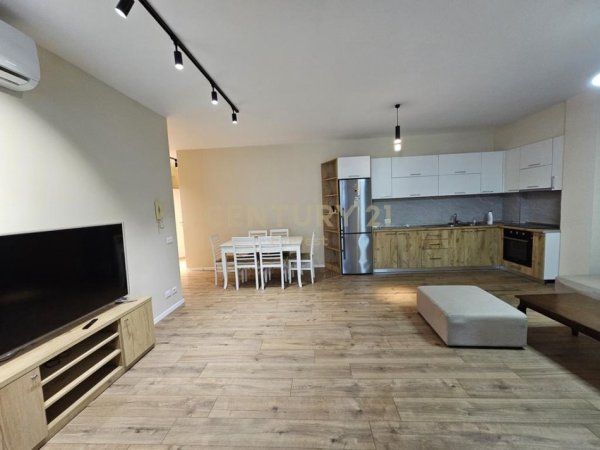 Tirane, jepet me qera apartament 2+1 Kati 2, 100 m² 650 € (Kopshit Botanik.)