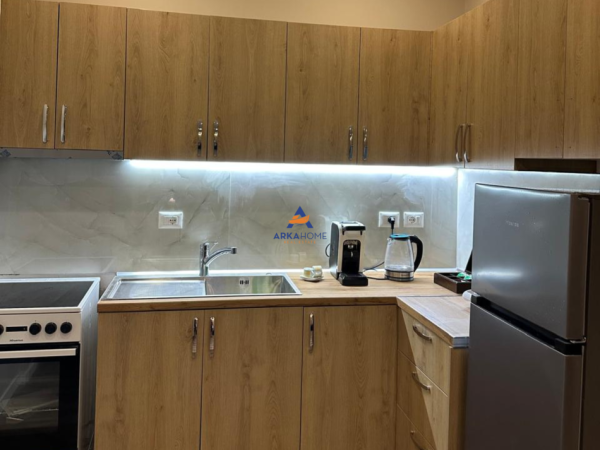 Tirane, jepet me qera apartament 2+1+Ballkon Kati 4, 65 m² 650 € (PAZAR I RI,RRUGA RIZA JASA)