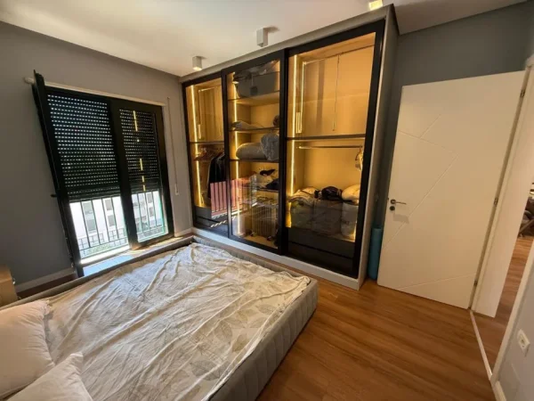 Tirane, shitet apartament 1+1+Ballkon Kati 3, 77 m² 140.000 € (Green City)