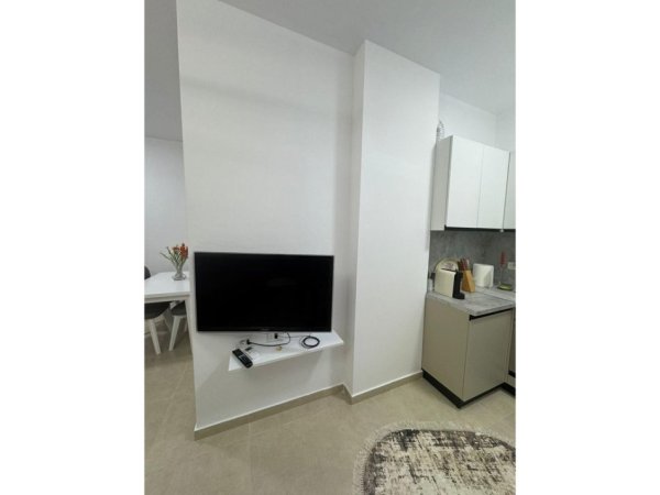 Tirane, jepet me qera apartament 1+1 Kati 5, 62 m² 550 € (5 Majit)