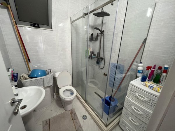 Tirane, shes apartament 2+1+Ballkon Kati 6, 108 m² 150.000 € (rruga Teodor Keko)