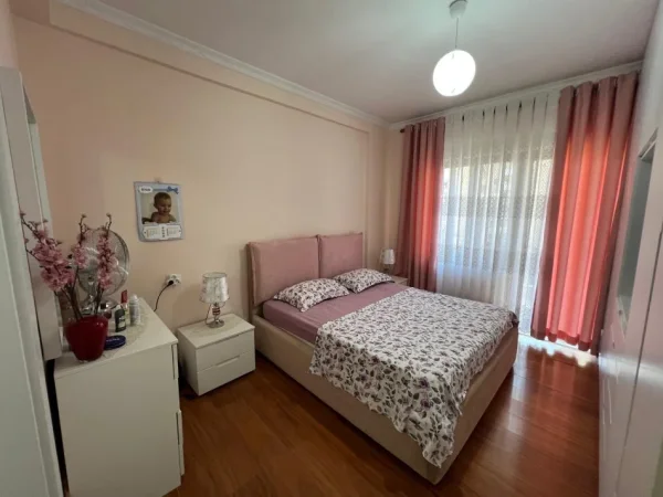 Tirane, shes apartament 2+1+Ballkon Kati 6, 108 m² 150.000 € (rruga Teodor Keko)