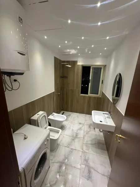 Tirane, jap me qera apartament 2+1+Ballkon Kati 6, 80 m² 550 € (rruga Don Bosko)