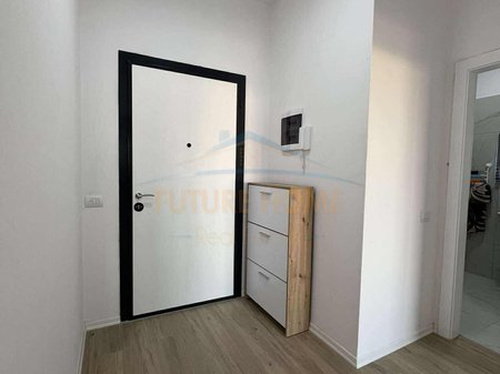 Tirane, jepet me qera apartament 1+1+Ballkon Kati 10, 59 m² 500 € 