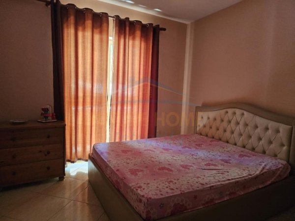 Tirane, jepet me qera apartament 3+1+Ballkon Kati 1, 145 m² 550 € (Xhamia e Tabakeve)