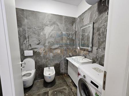 Tirane, jepet me qera apartament 2+1+Ballkon Kati 2, 94 m² 650 € 