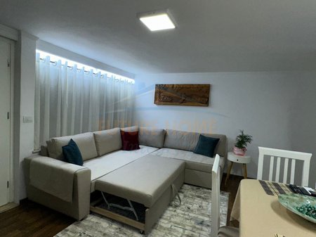 Tirane, jepet me qera apartament 1+1+Ballkon Kati 2, 65 m² 600 € 