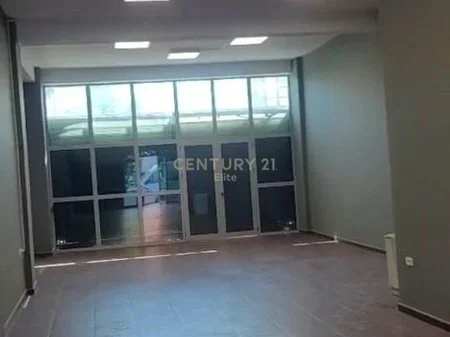 Tirane, jepet me qera ambjent biznesi Kati 0, 110 m² 750 € (Astir)