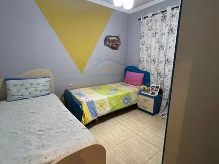 Tirane, shitet apartament 2+1+Ballkon Kati 4, 86 m² 155.000 € (Fusha e Aviacionit)