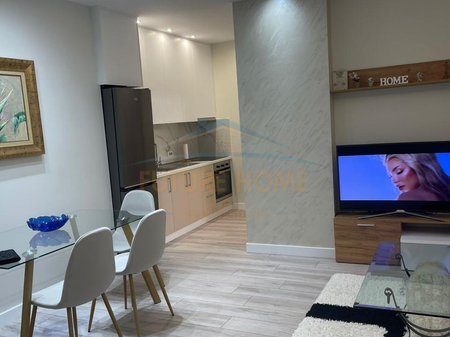 Tirane, jepet me qera apartament 1+1 Kati 9, 90 m² 1.000 € 