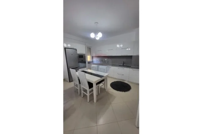 jepet me qera apartament 2+1 Kati 3, 95 m² 550 €