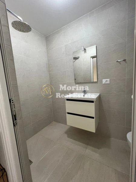 Tirane, jepet me qera apartament 1+1 Kati 1, 60 m² 400 € (Shkolla e Bashkuar)