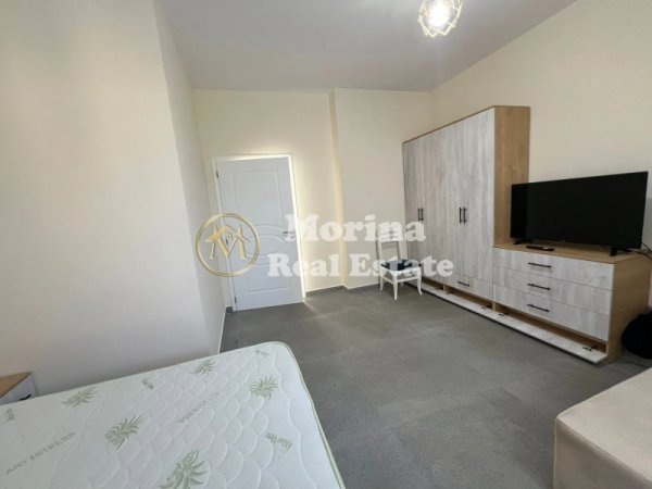 Tirane, jepet me qera apartament 1+1 Kati 1, 60 m² 400 € (Shkolla e Bashkuar)