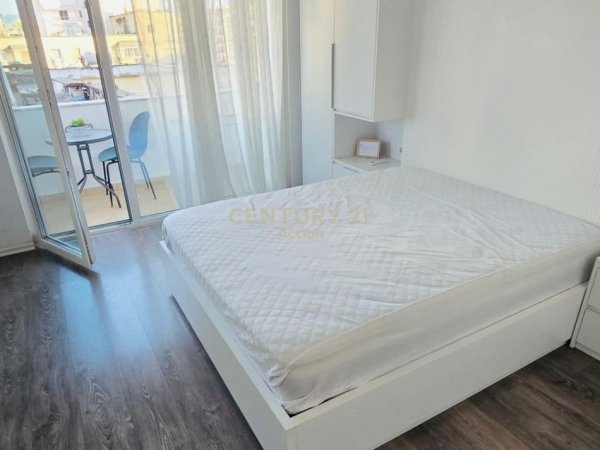 Tirane, jepet me qera apartament 1+1 Kati 3, 73 m² 700 € (PAZARI I RI)