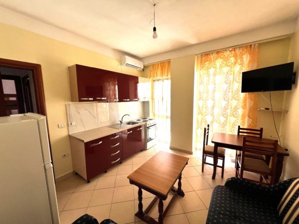 Tirane, jepet me qera apartament 1+1 Kati 3, 60 m² 450 € ( Jepet me qera Apartament 1+1 – 5 Maj (afër Concordit))