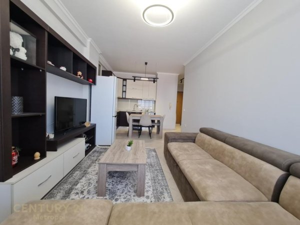 Tirane, jepet me qera apartament 1+1 Kati 3, 65 m² 550 € (rruga Rrapo Hekali)