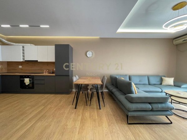 Tirane, jepet me qera apartament 2+1 Kati 1, 103 m² 750 € (KOPSHTI BOTANIK)