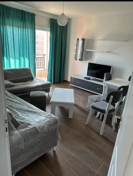 Tirane, jepet me qera apartament 1+1 Kati 5, 60 m² 400 € (Vila L 2021)