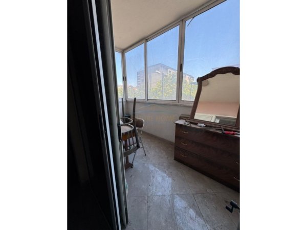 Tirane, jepet me qera apartament 2+1 Kati 2, 106 m² 750 € (Shkolla e kuqe)