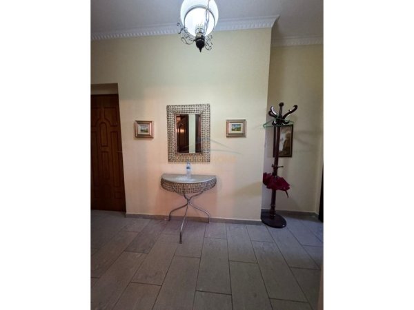 Tirane, jepet me qera apartament 2+1 Kati 2, 106 m² 750 € (Shkolla e kuqe)