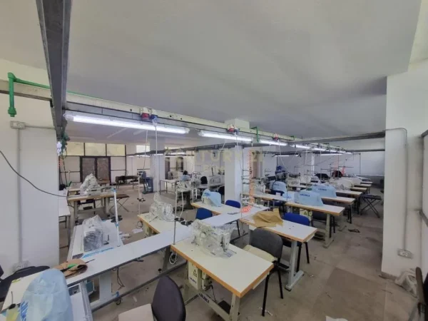 Tirane, shitet ambjent biznesi Kati 0, 225 m² 250.000 € (Ardeno)