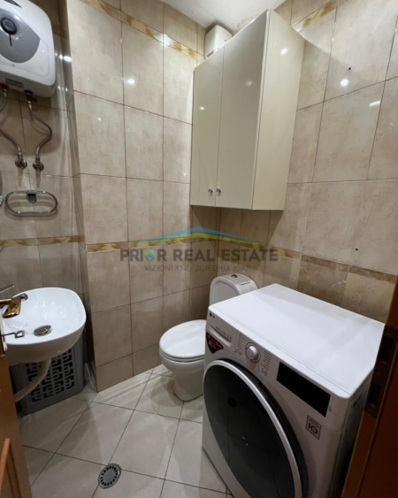Tirane, jepet me qera apartament 2+1+Ballkon Kati 9, 110 m² 850 € (te Juridiku)