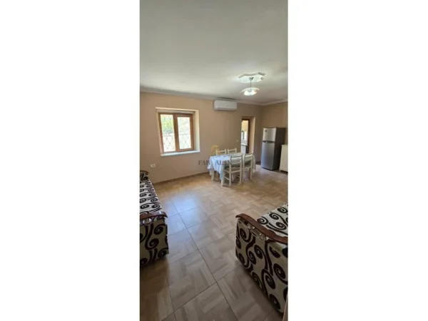 Tirane, shitet apartament 2+1+2+2BLK Kati 1, 98 m² 195.000 € (Rruga Fortuzi)