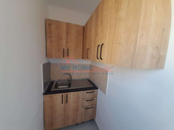 Tirane, jepet me qera apartament 1+1+Ballkon Kati 2, 53 m² 450 € (Ali Demi)