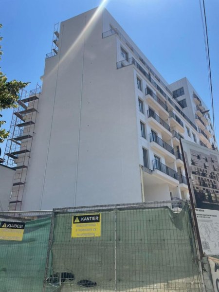 Tirane, shitet apartament 1+1 Kati 2, 74 m² 185.000 € ( Shitet Super Apartament 1+1 tek Pazari i Ri 5 min nga Qendra e Tiranes)