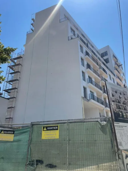 Shitet Super Apartament 1+1 tek Pazari i Ri 5 min nga Qendra e Tiranes    180.000 €