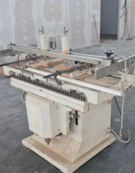 Tirane, shpallje Shiten makineri druri