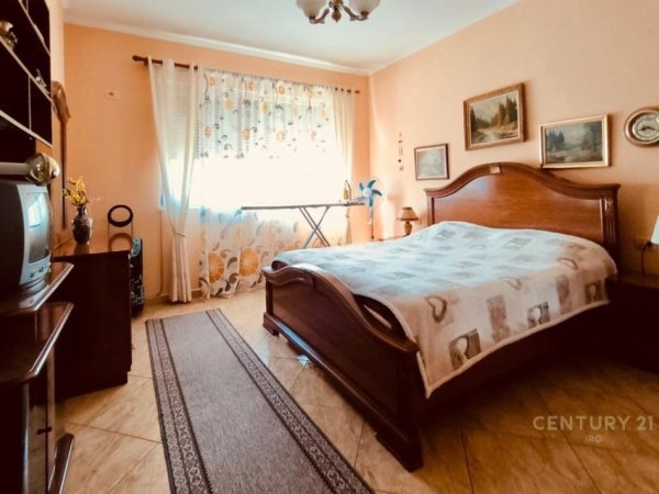Tirane, jepet me qera apartament 1+1 Kati 3, 80 m² 450 € (Ish Parku)