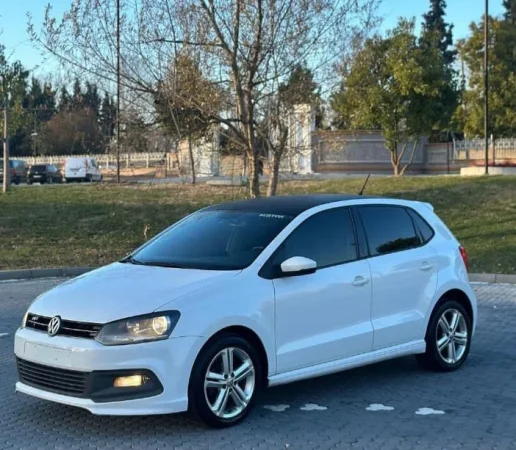 Durres, shes makine Vw POLO Nafte, e bardhë automatik 180.000 km 7.300 €